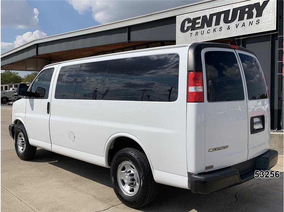 Used 2018 Chevrolet Express 2500 LS w/ Driver Convenience Package RWD image 6