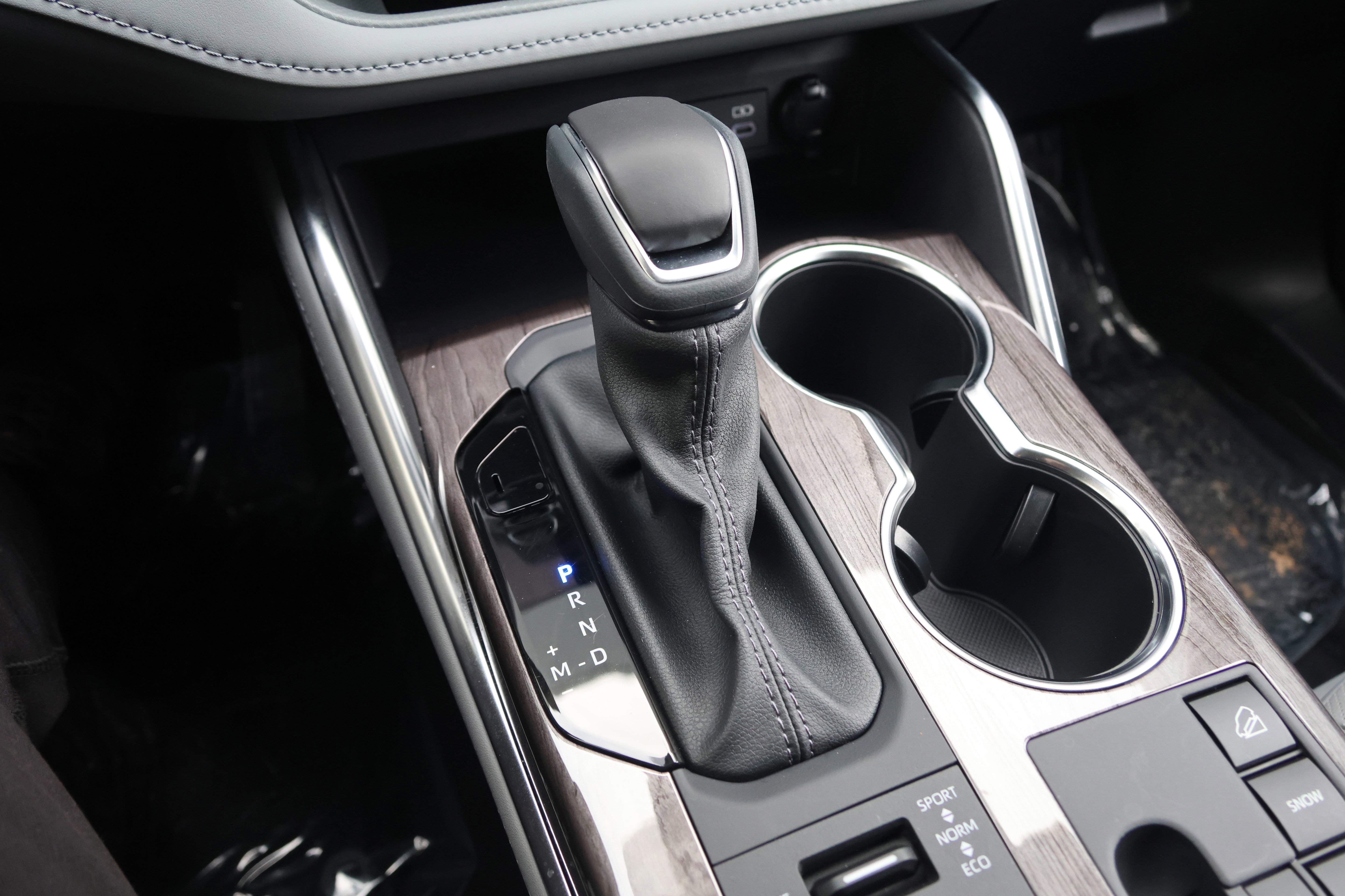 Used 2025 Toyota Highlander Limited image 29