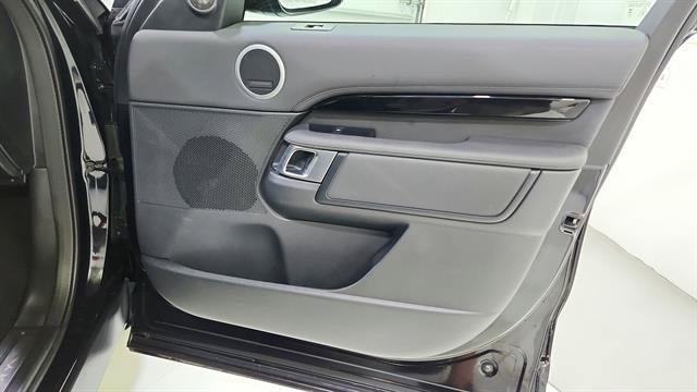 Used 2024 Land Rover Discovery S AWD/4WD image 26