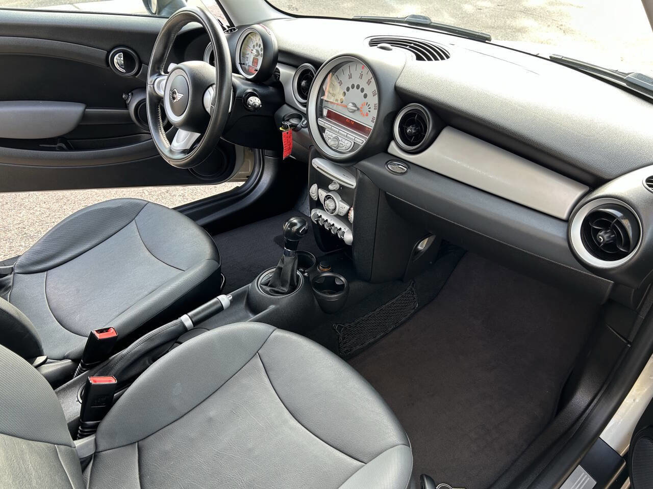 Used 2008 MINI Cooper Hardtop image 12