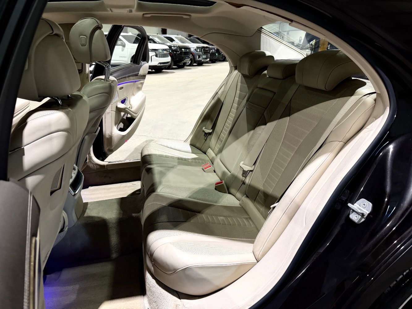 Used 2015 Mercedes-Benz S 550 Sedan image 17