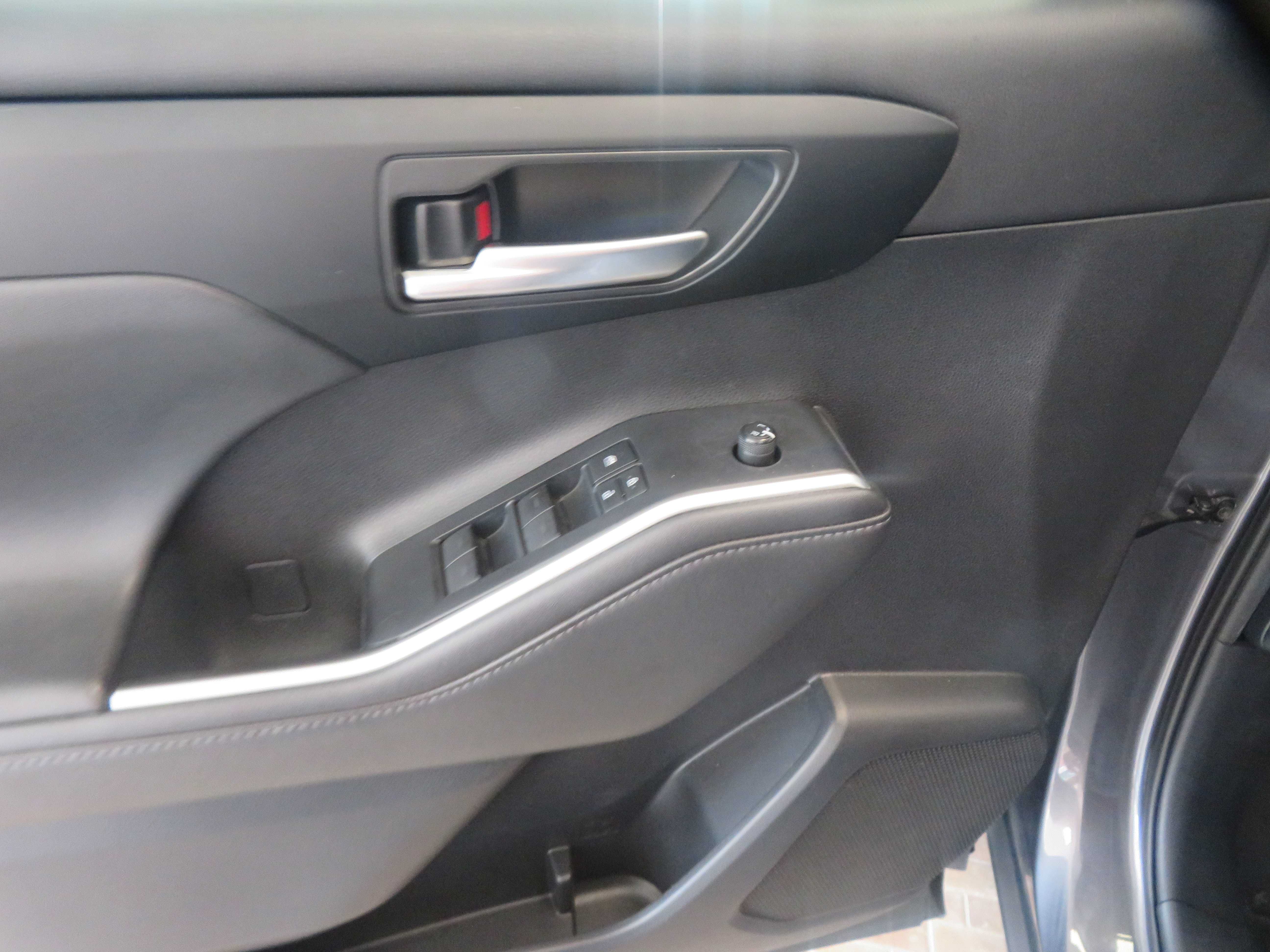 Used 2020 Toyota Highlander XLE FWD image 15