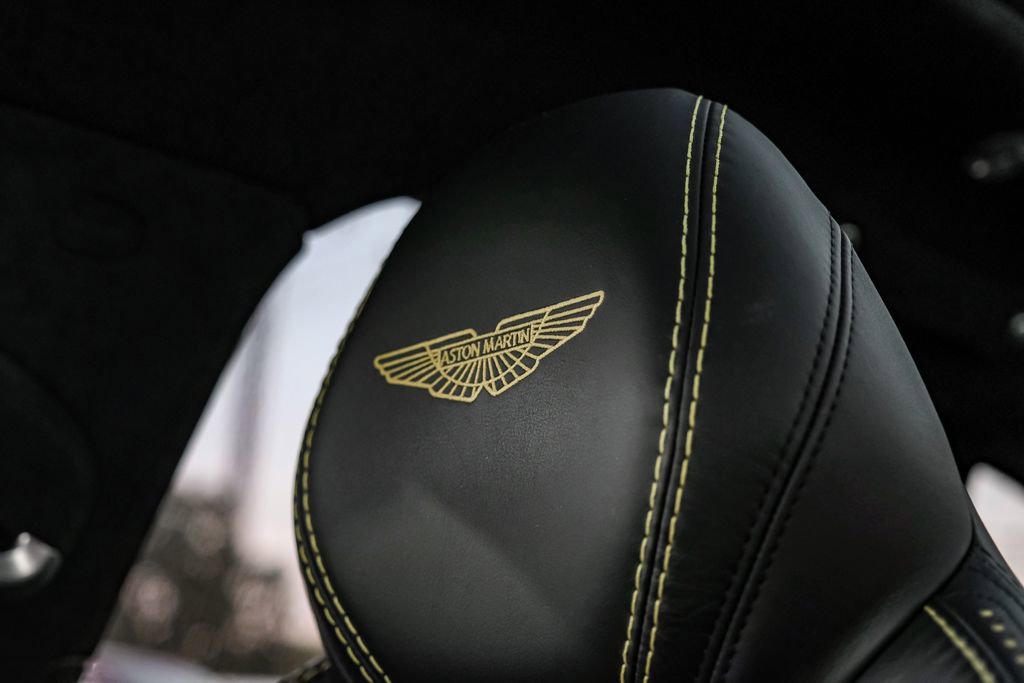 Used 2021 Aston Martin DBX image 33