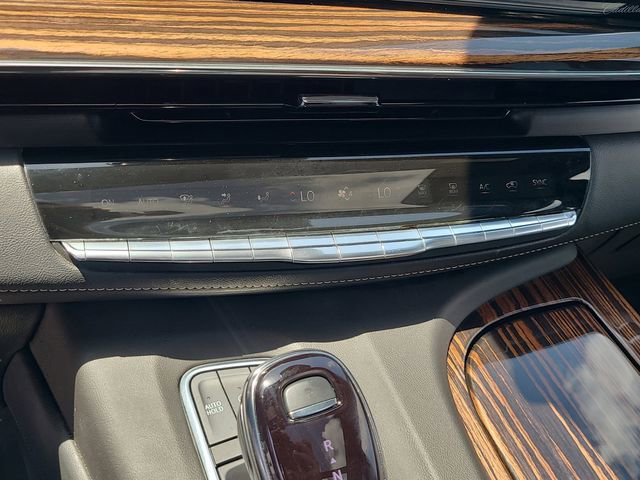 Used 2023 Cadillac Escalade ESV Premium Luxury AWD/4WD image 31