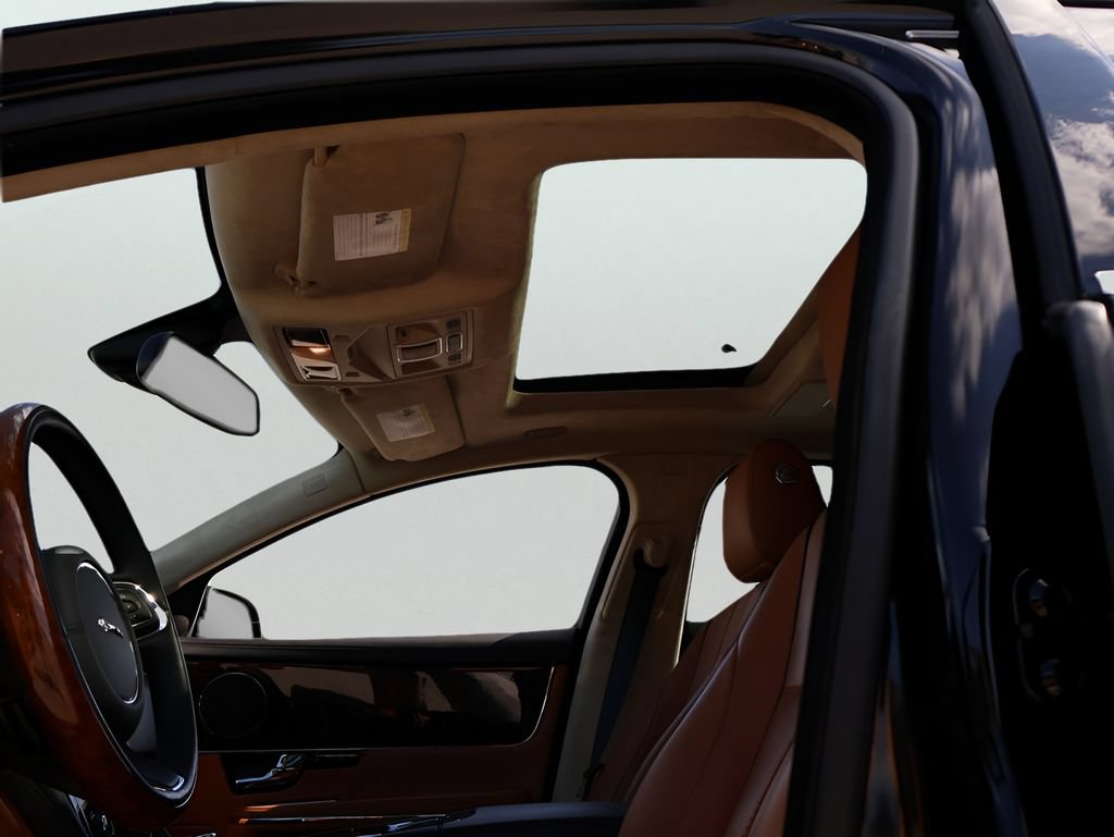 Used 2011 Jaguar XJ L RWD image 38