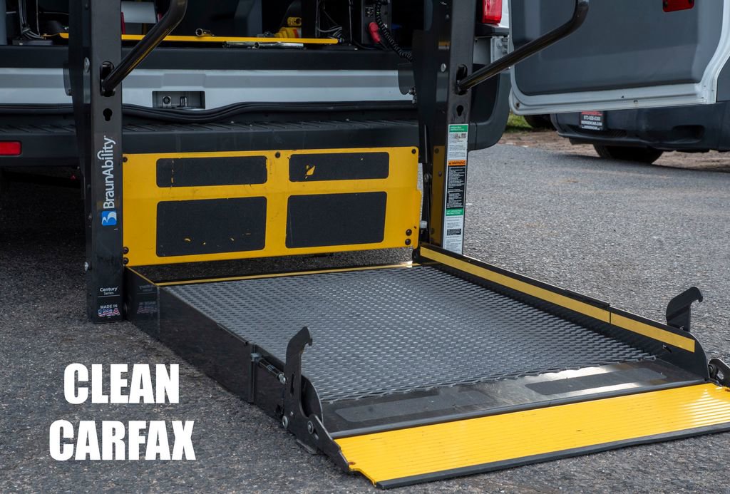 Used 2015 Ford Transit 350 XLT image 2