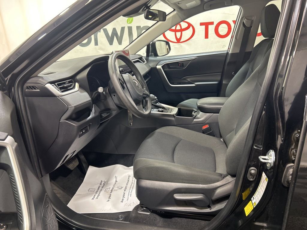 Used 2025 Toyota RAV4 LE image 23