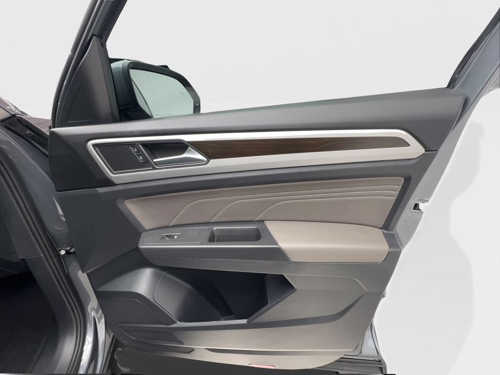Used 2023 Volkswagen Atlas SE w/ Panoramic Sunroof Package FWD image 38