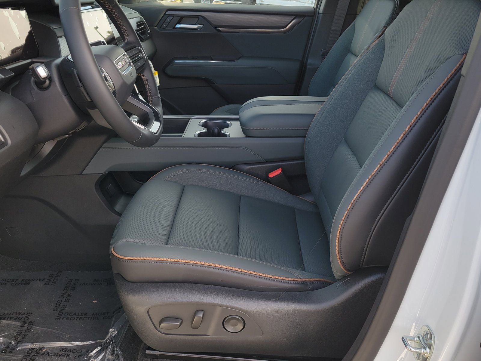 New 2026 GMC Acadia AT4 w/ Luxury Package image 6