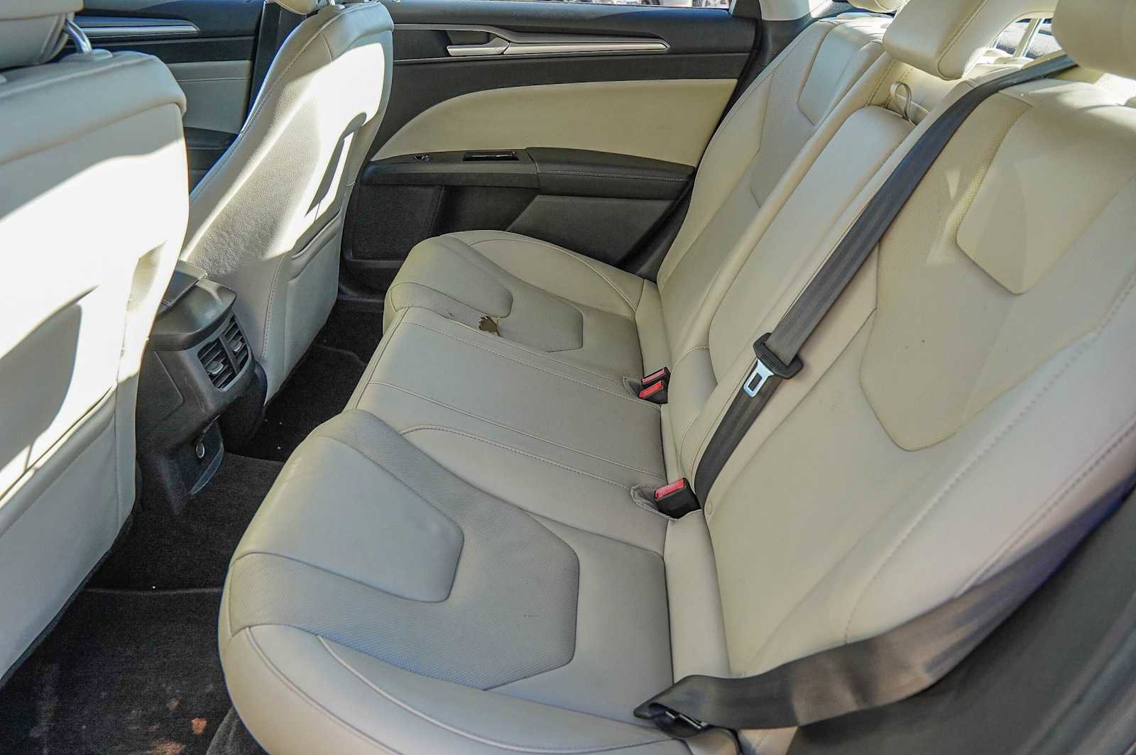 Used 2014 Ford Fusion Titanium image 29