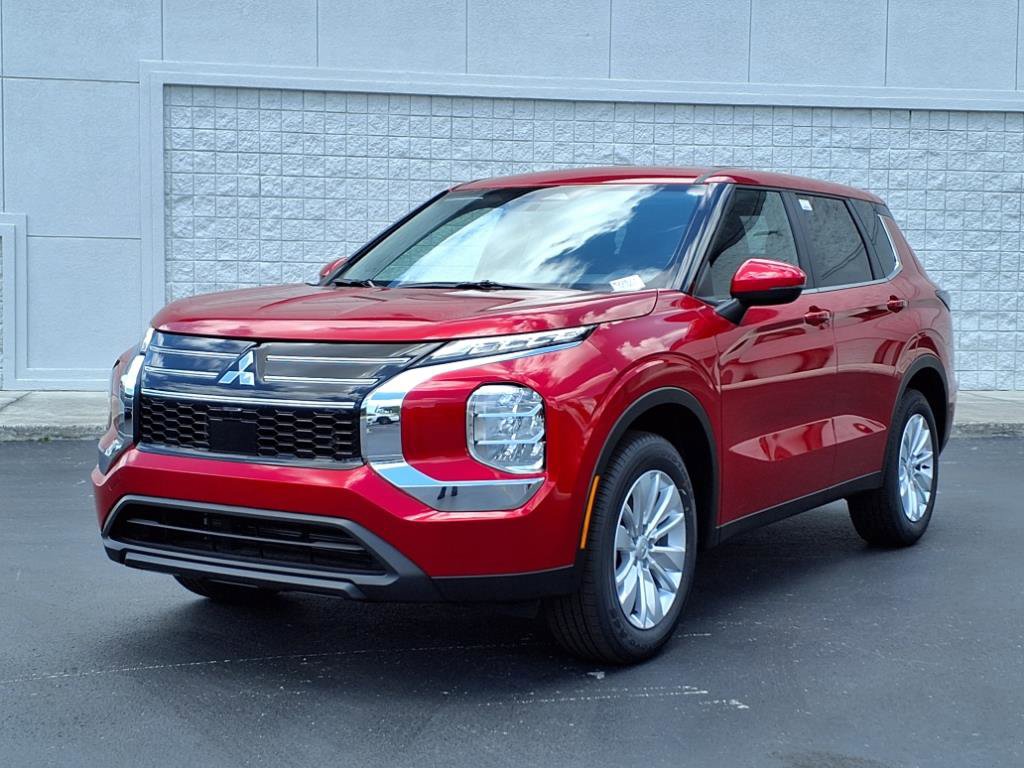 New 2025 Mitsubishi Outlander ES image 1