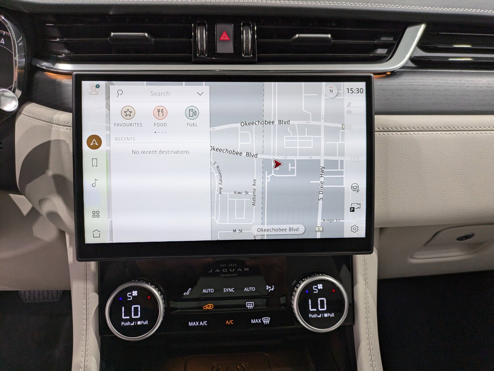 Used 2025 Jaguar F-PACE R-Dynamic S image 17