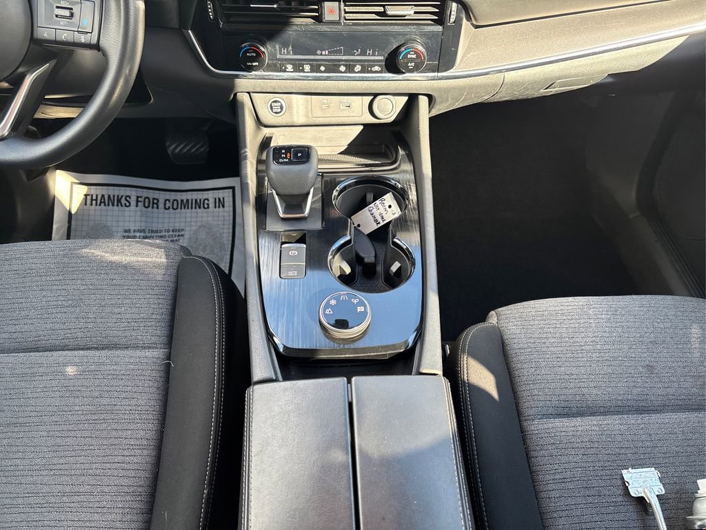 Used 2021 Nissan Rogue SV image 21