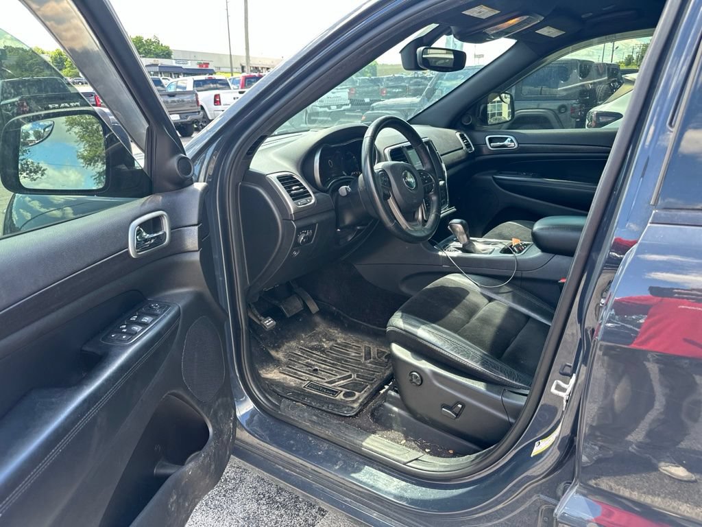 Used 2018 Jeep Grand Cherokee Altitude AWD/4WD image 5
