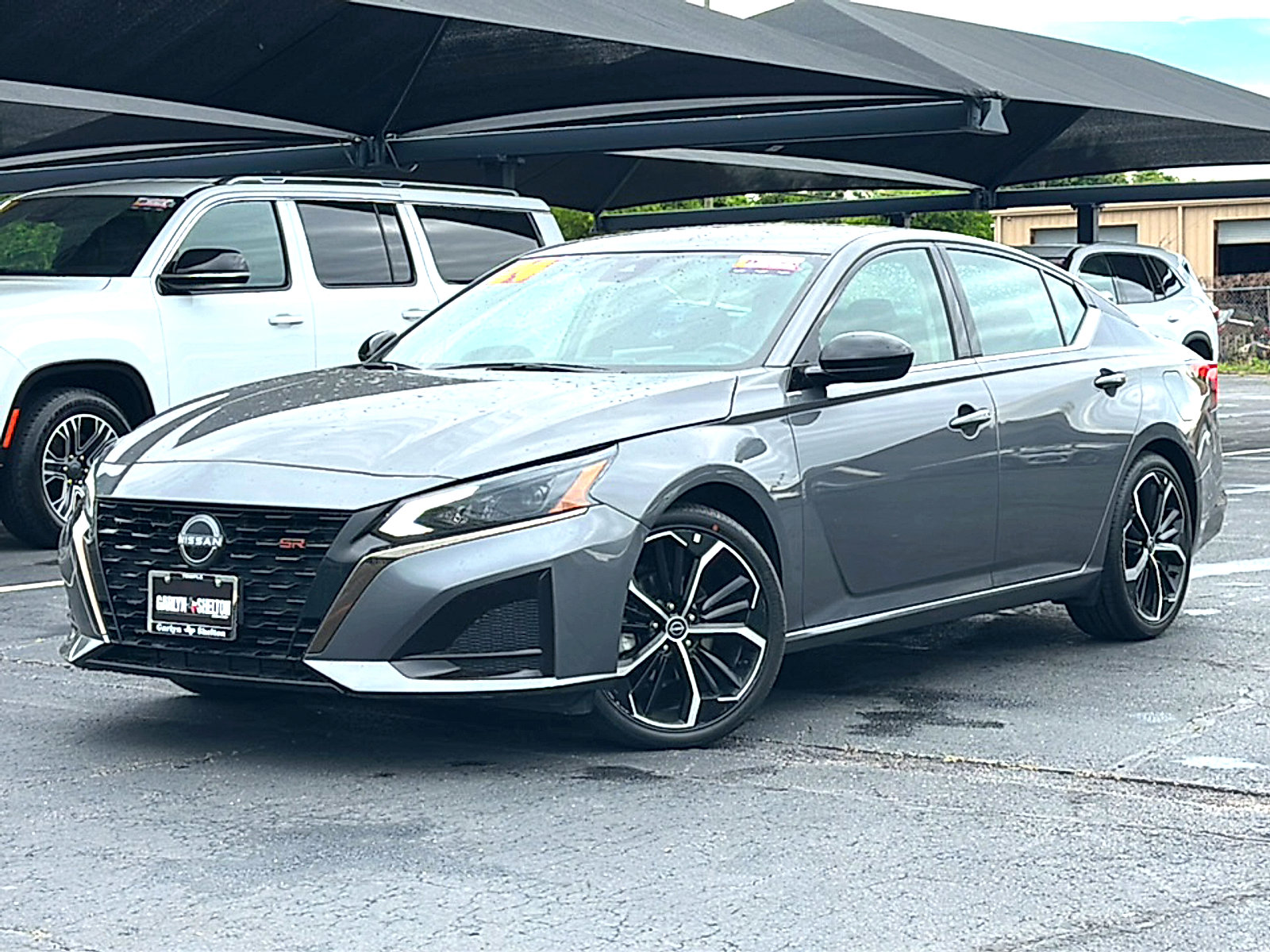 Used 2024 Nissan Altima 2.5 SR image 2