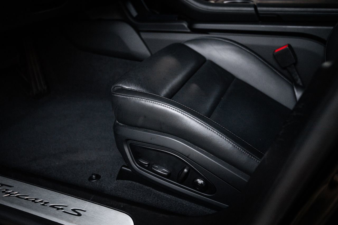 Certified 2024 Porsche Taycan 4S AWD/4WD image 13