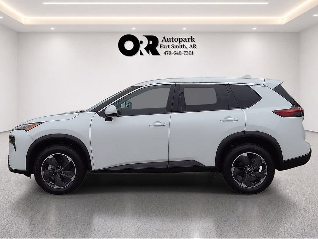 Used 2025 Nissan Rogue SV FWD image 3