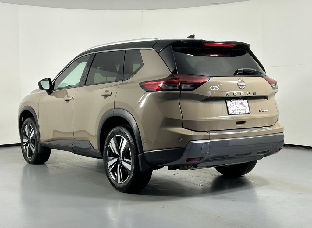 Used 2024 Nissan Rogue SL w/ SL Premium Package AWD/4WD image 5