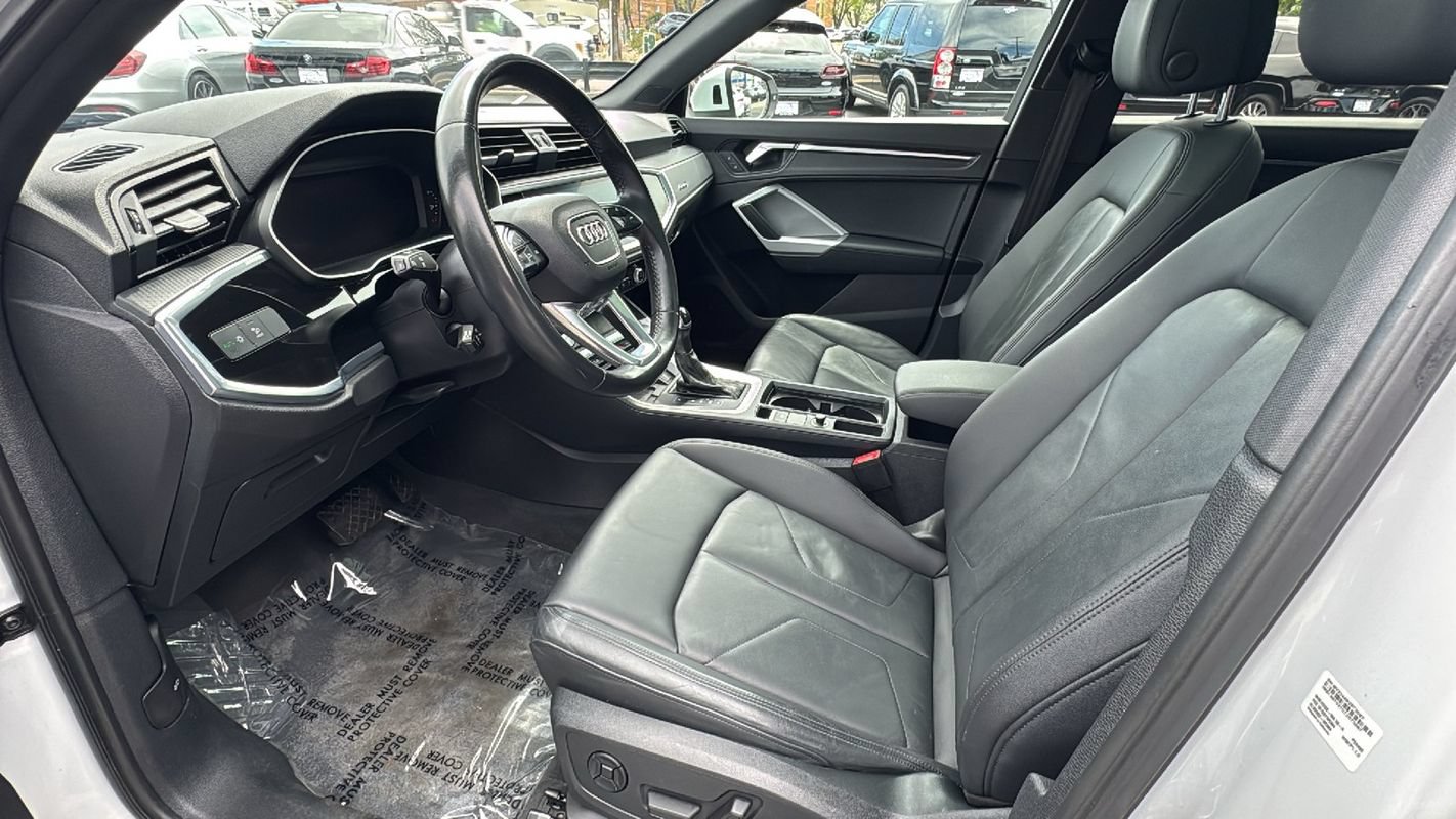 Used 2020 Audi Q3 2.0T Premium Plus w/ Premium Plus Package AWD/4WD image 9
