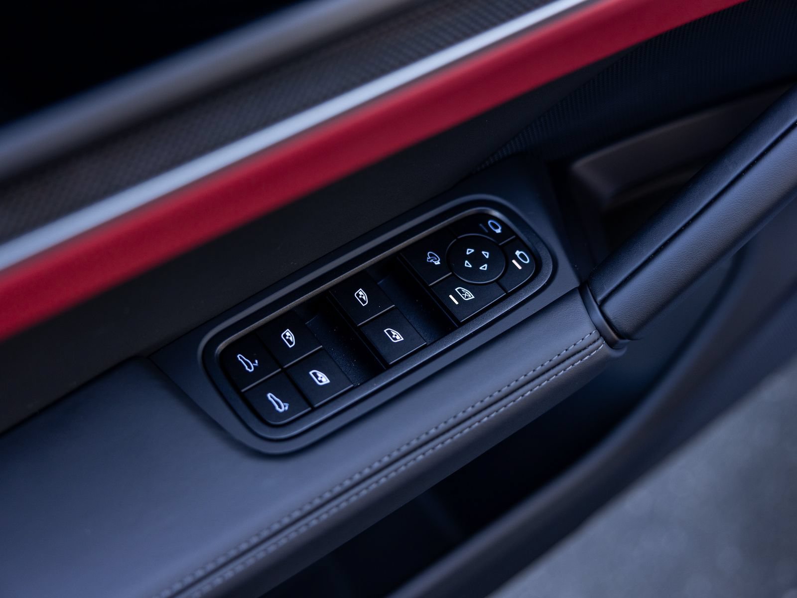 New 2026 Porsche Cayenne Coupe AWD/4WD image 45