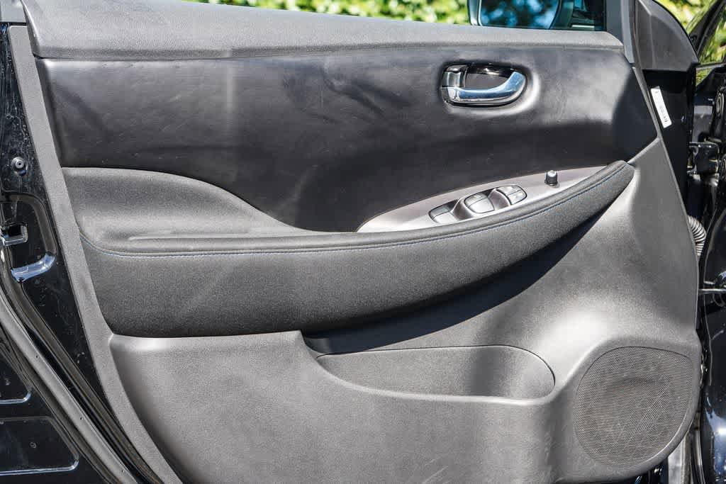 Used 2025 Nissan Leaf S FWD image 20