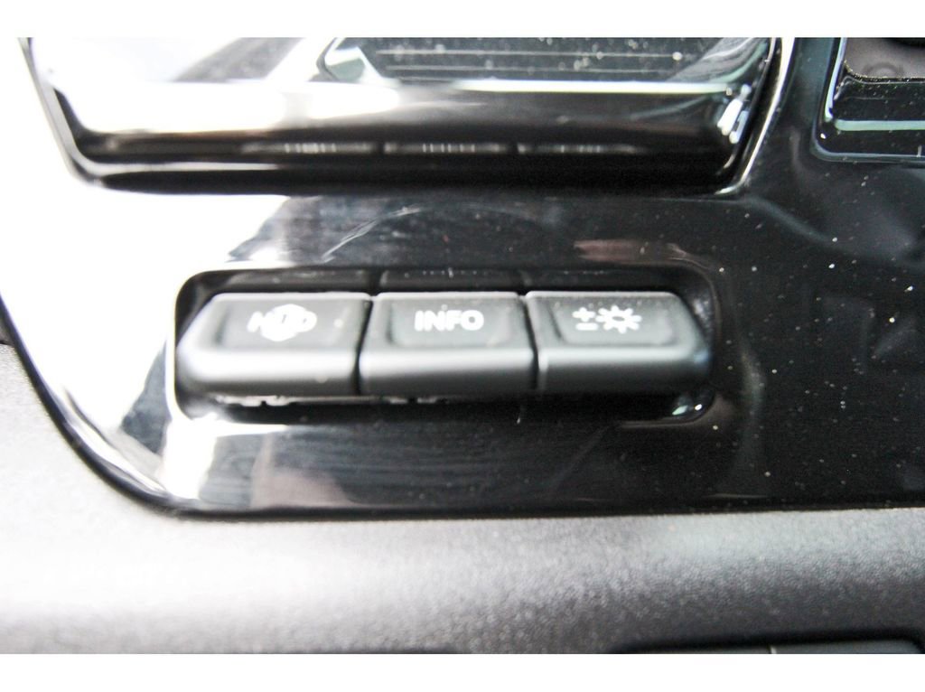 Used 2024 Chevrolet Silverado 1500 ZR2 w/ Technology Package image 19