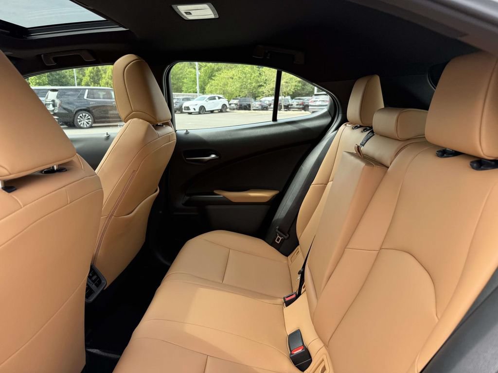Used 2025 Lexus UX 300h AWD w/ Accessory Package (Z1) image 18