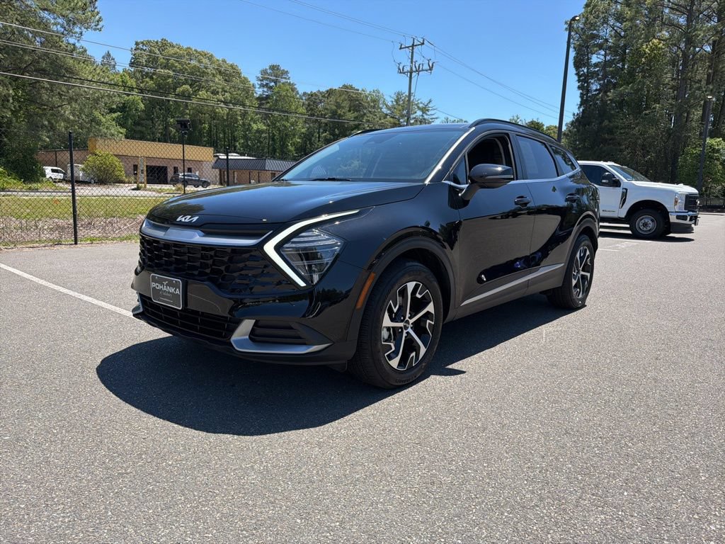 Certified 2025 Kia Sportage EX w/ Premium Package FWD image 2