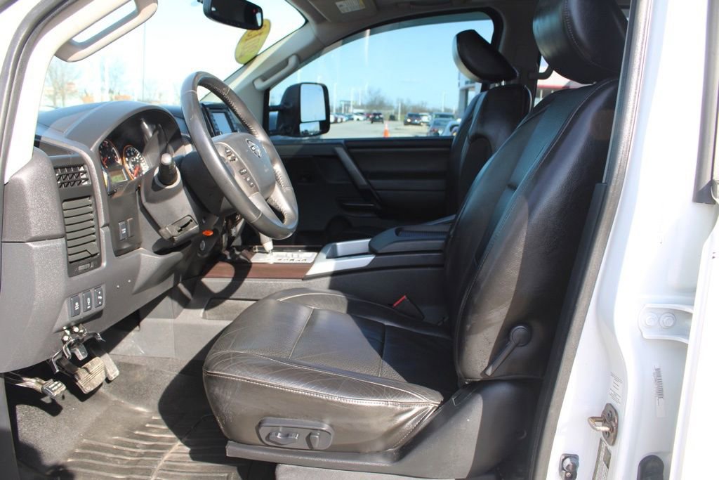 Used 2013 Nissan Titan SL w/ Moonroof Pkg image 15