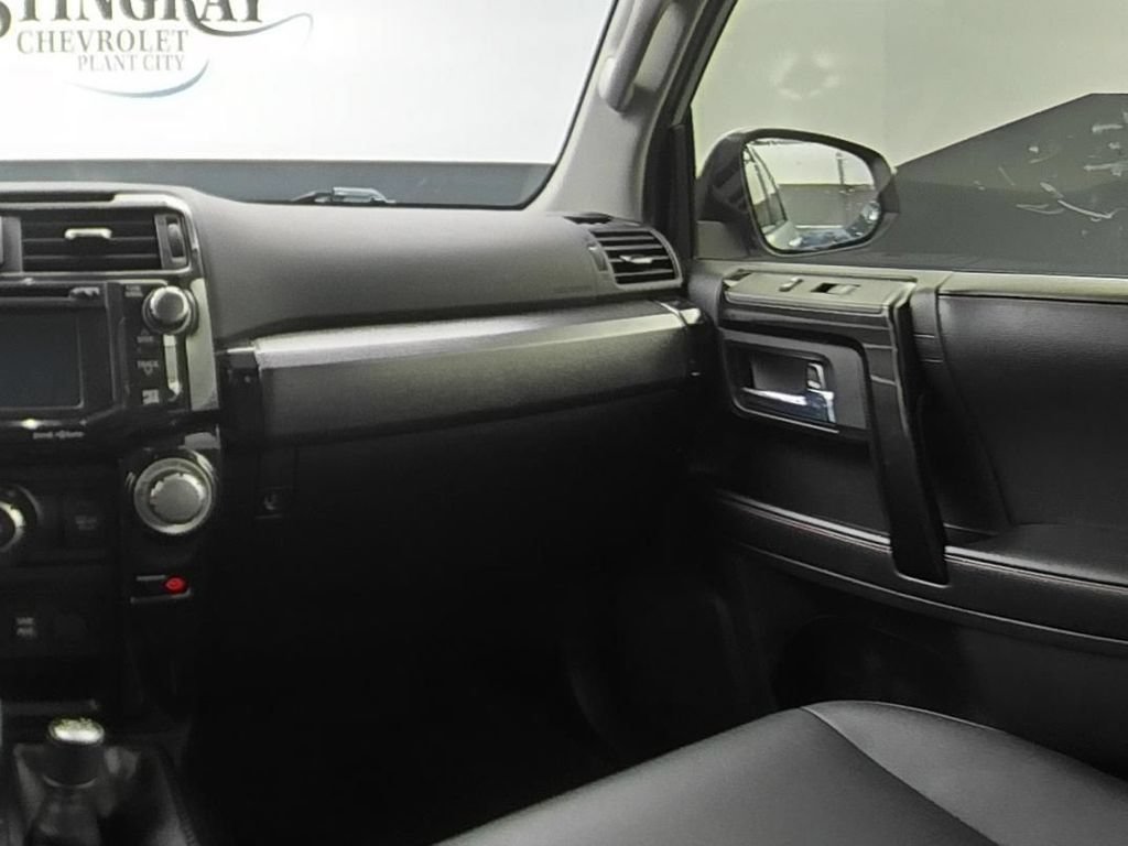 Used 2018 Toyota 4Runner TRD Off-Road Premium AWD/4WD image 15