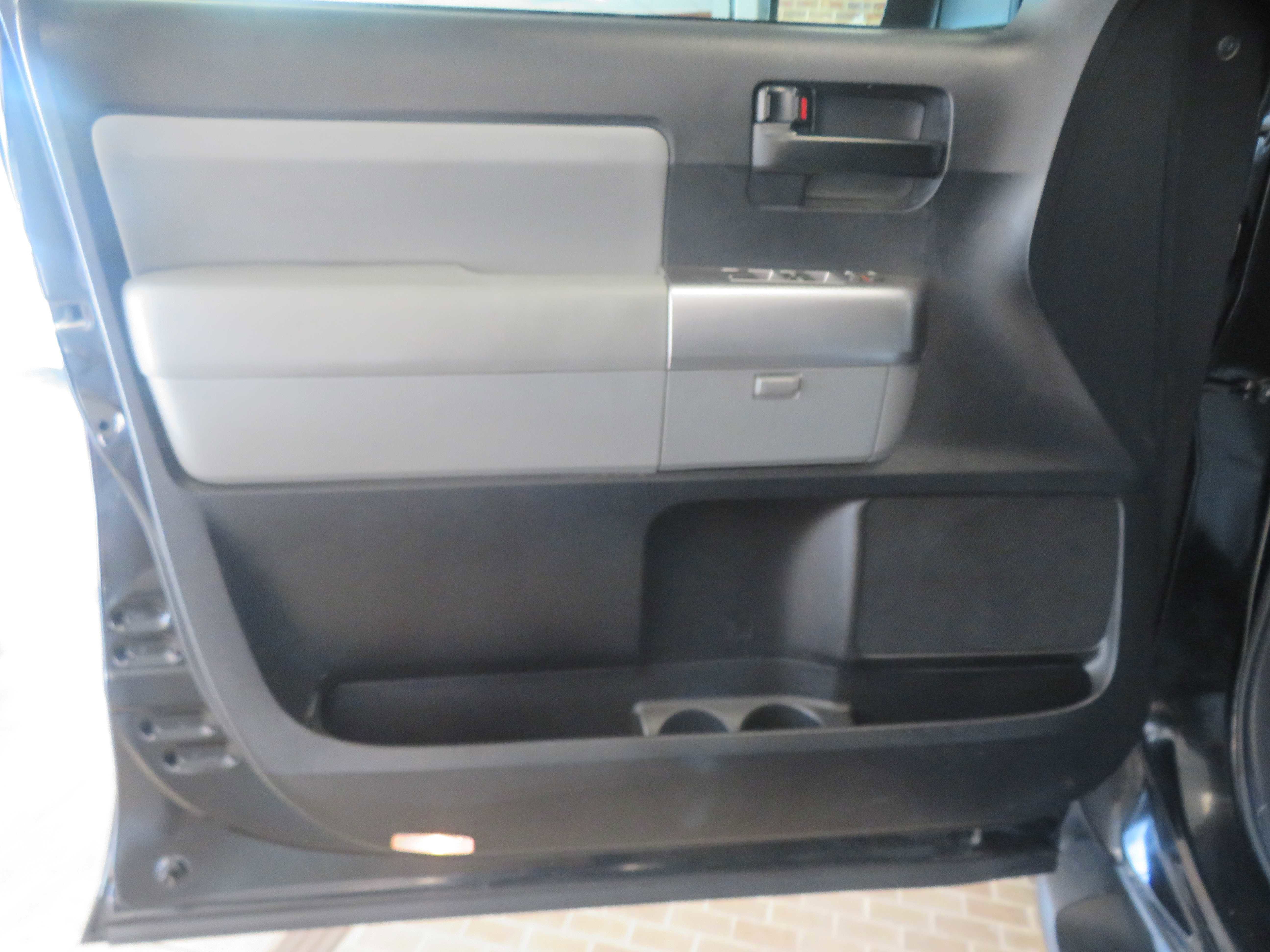 Used 2019 Toyota Sequoia SR5 AWD/4WD image 13