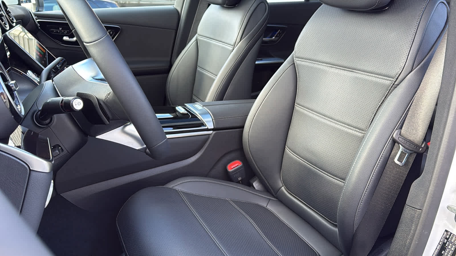 Certified 2026 Mercedes-Benz GLC 300 4MATIC image 28