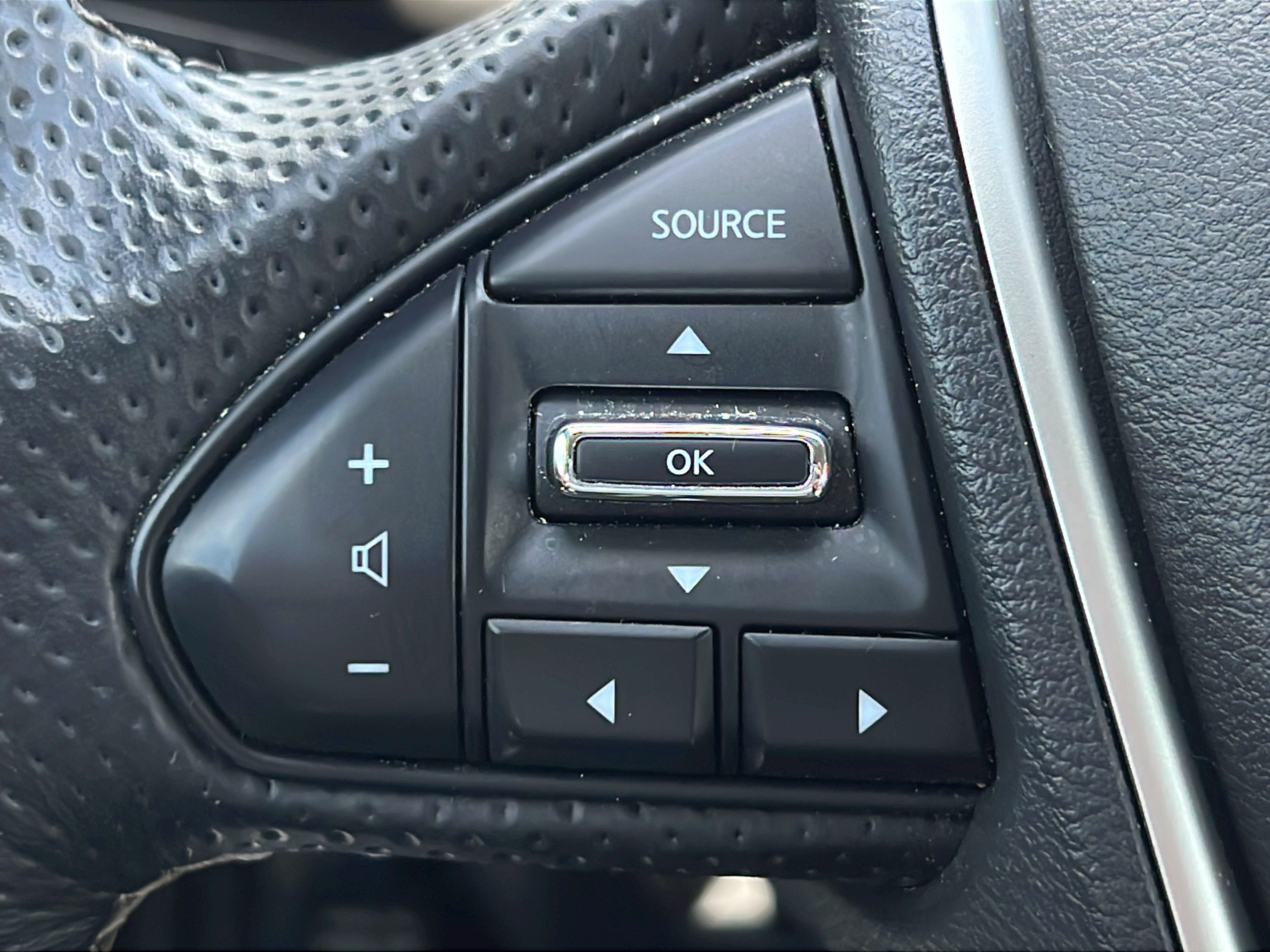 Used 2019 Nissan Maxima 3.5 SV w/ Floor Mat Group FWD image 18