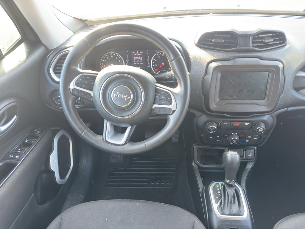 Used 2020 Jeep Renegade Latitude FWD image 12