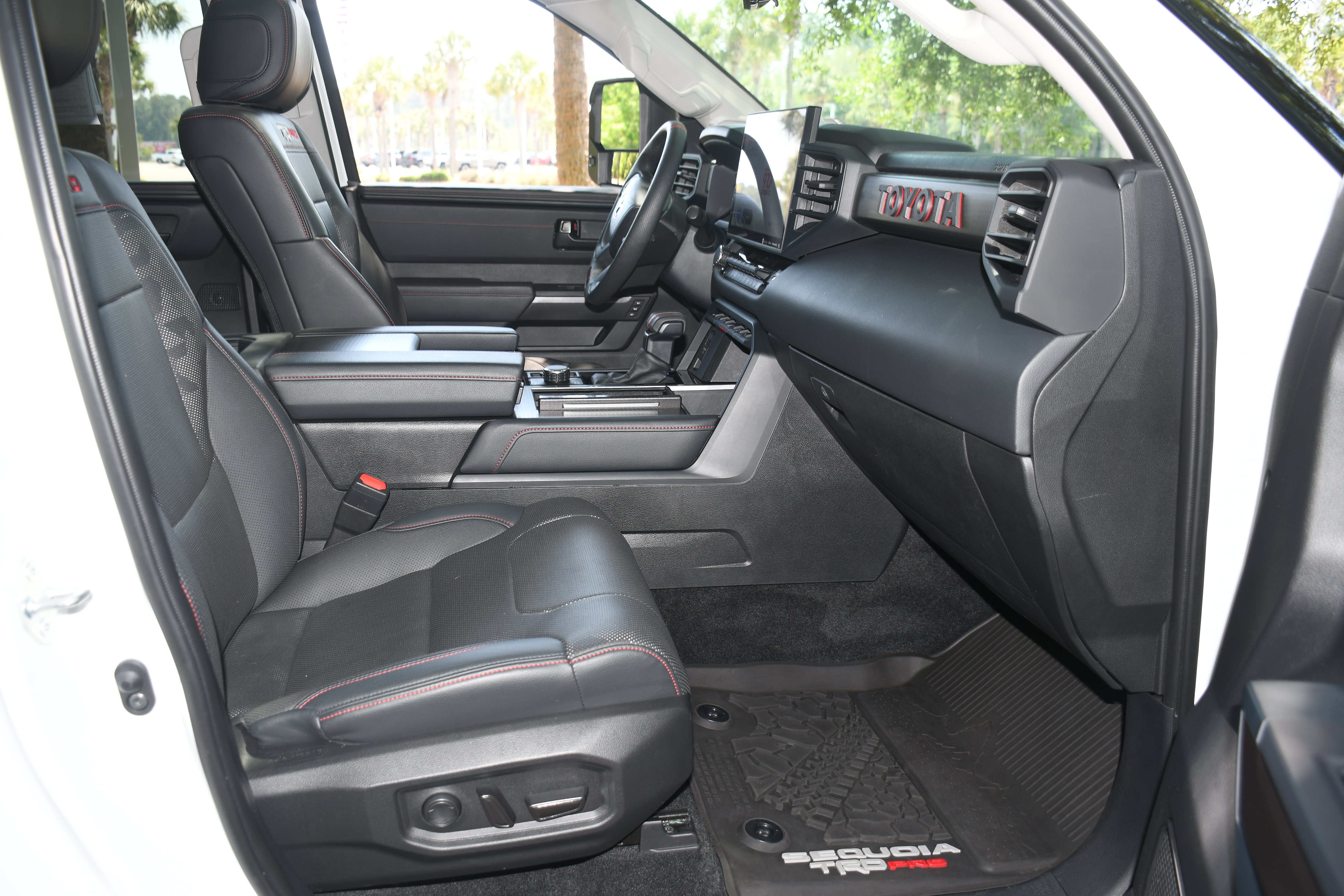 Used 2023 Toyota Sequoia TRD Pro AWD/4WD image 22