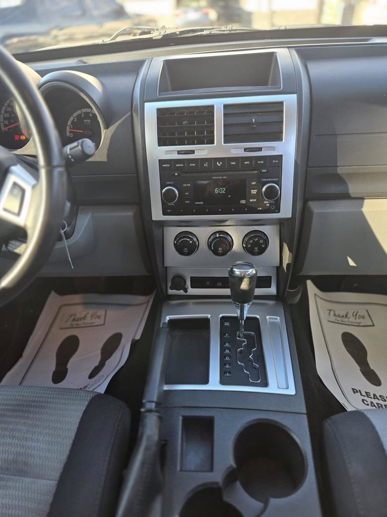 Used 2008 Dodge Nitro SLT RWD image 11
