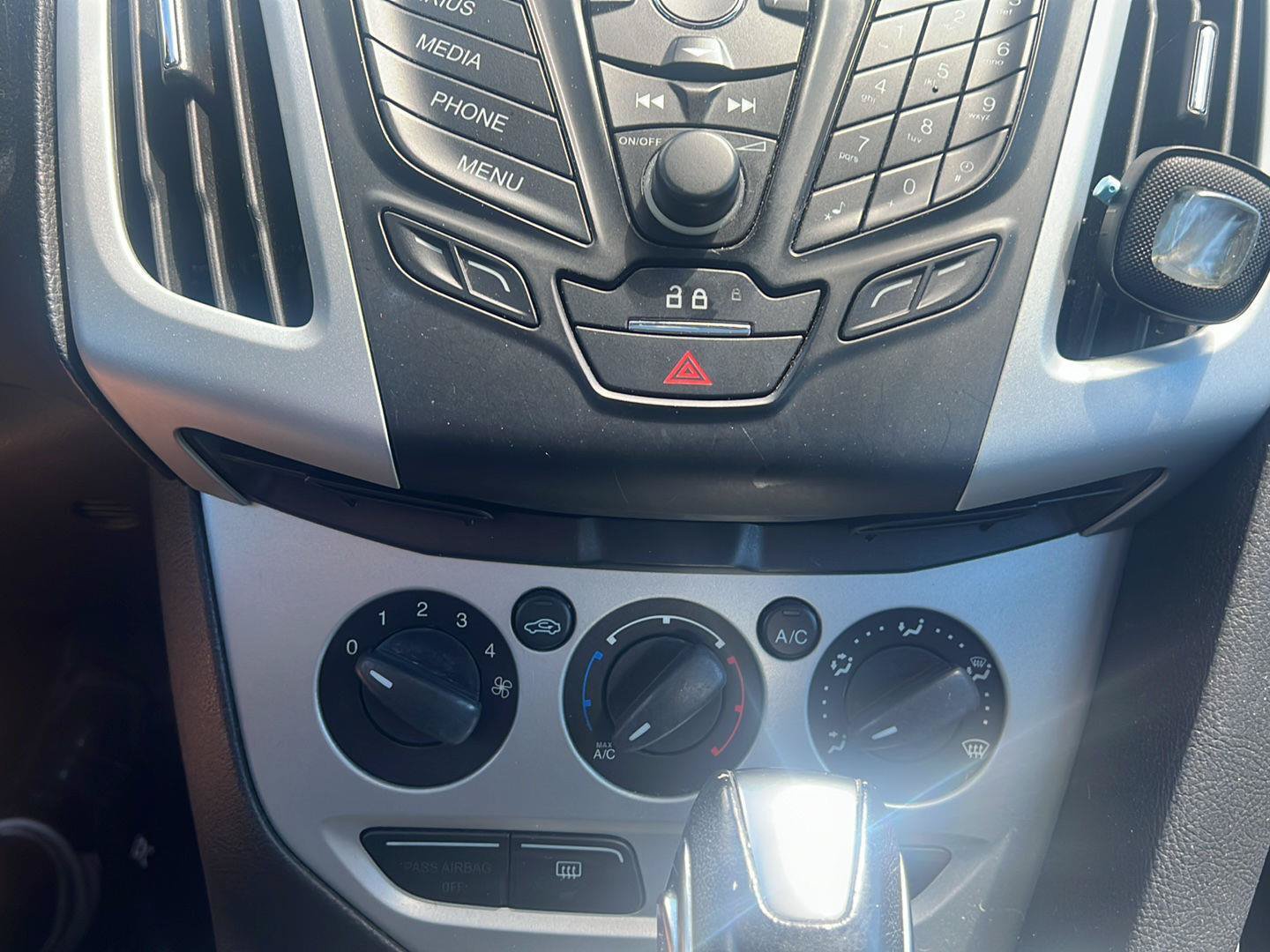 Used 2014 Ford Focus SE w/ Equipment Group 201A FWD image 20