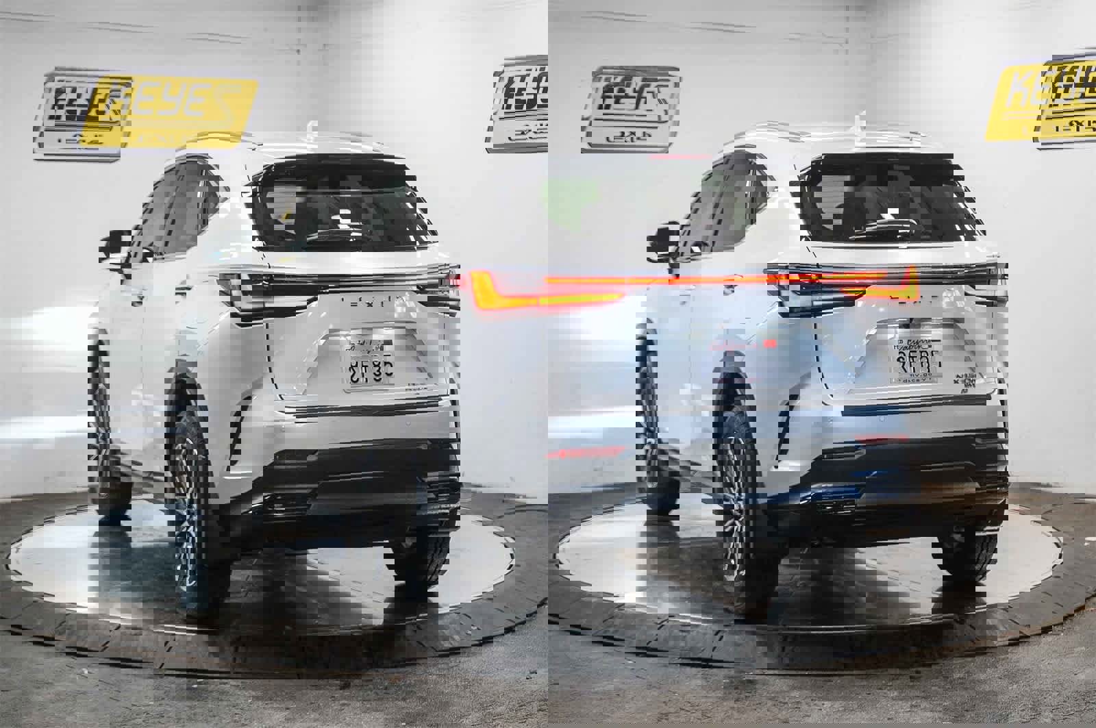 Used 2025 Lexus NX 350h AWD w/ Premium Package image 2