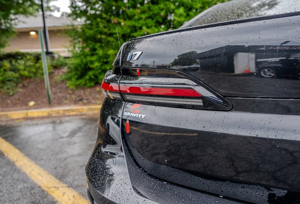Used 2023 BMW i7 xDrive60 AWD/4WD image 26