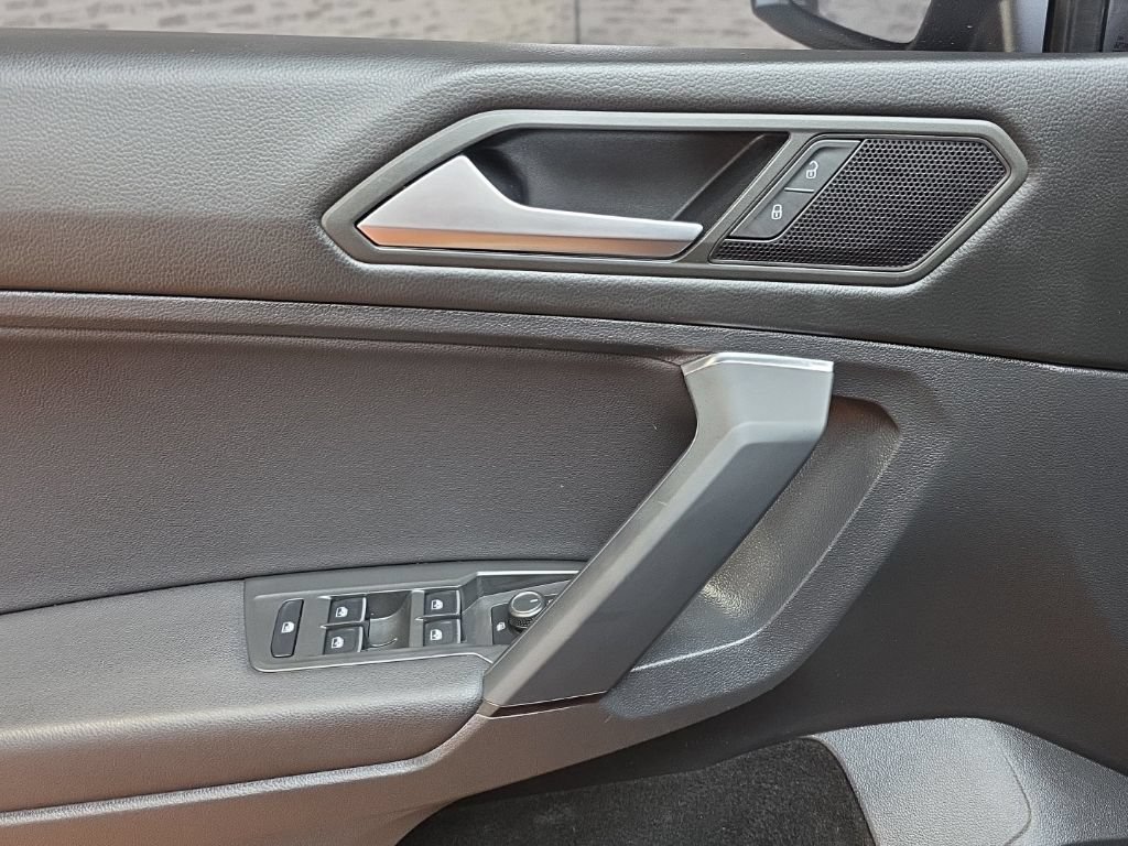 Used 2019 Volkswagen Tiguan SE AWD/4WD image 21