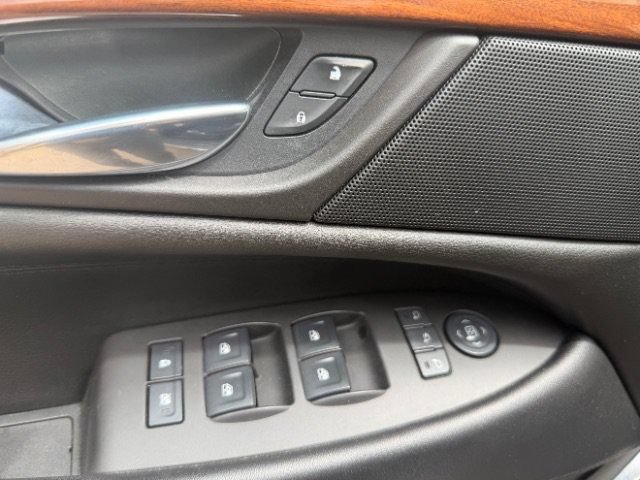 Used 2016 Cadillac Escalade Luxury AWD/4WD image 28