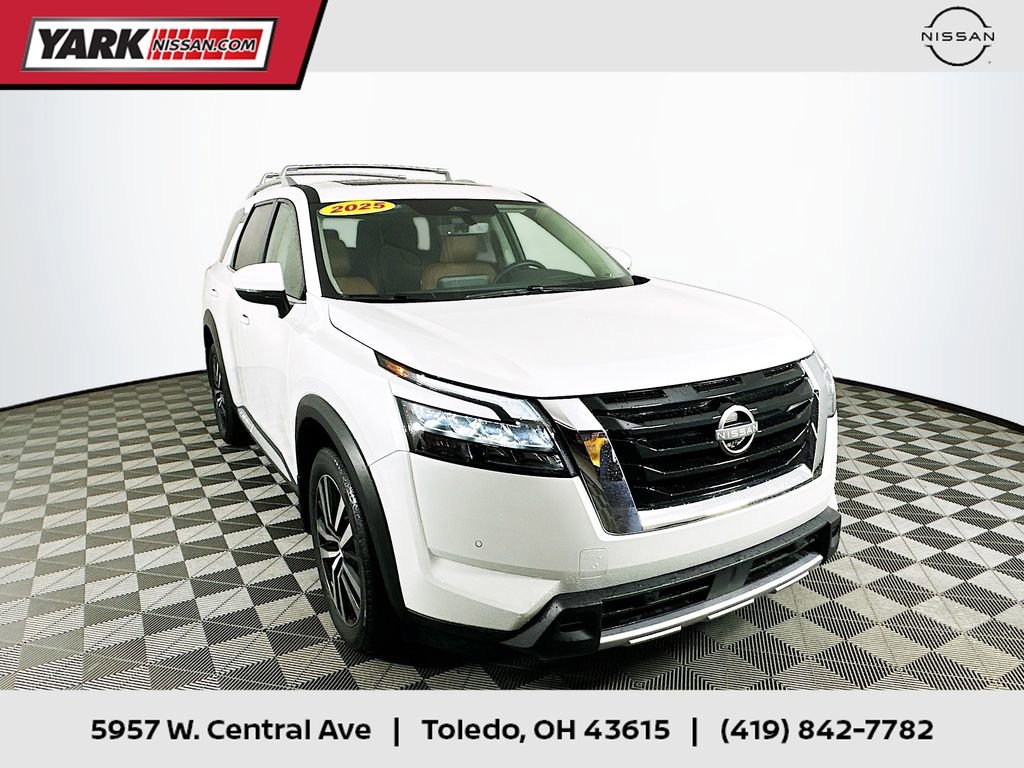 Certified 2025 Nissan Pathfinder Platinum AWD/4WD image 1