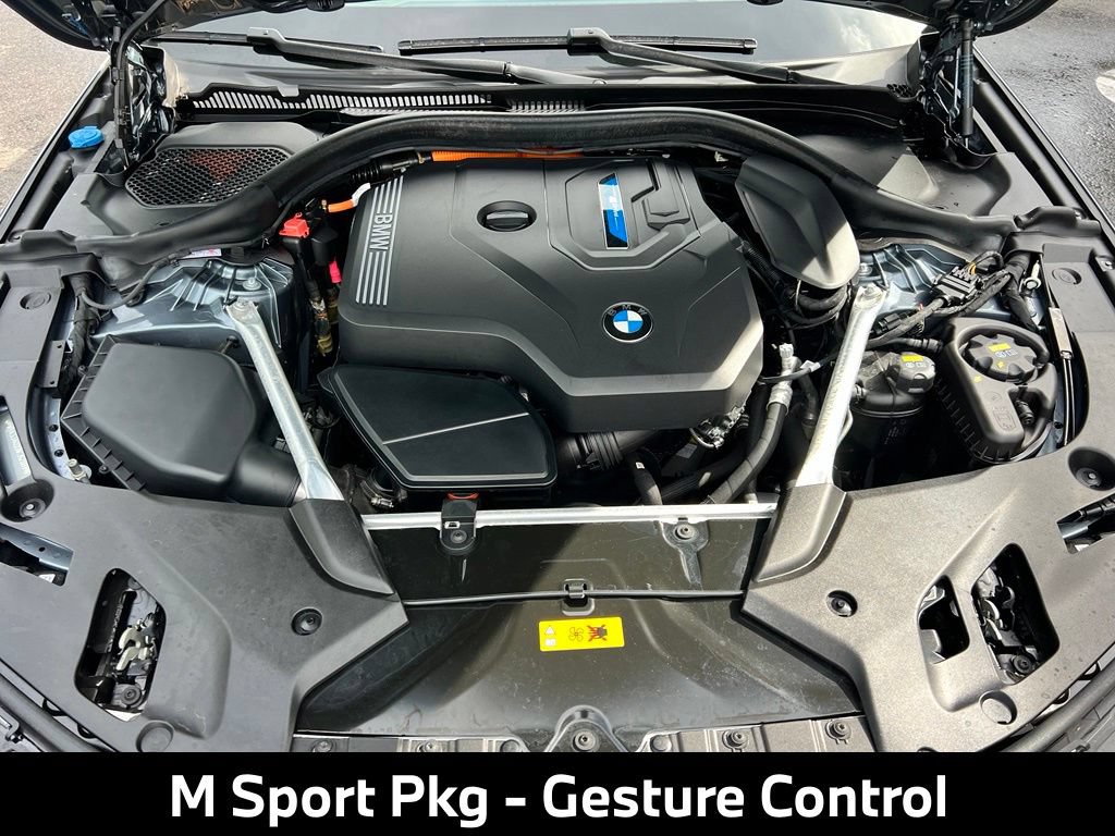 Used 2022 BMW 530e xDrive w/ Premium Package AWD/4WD image 18