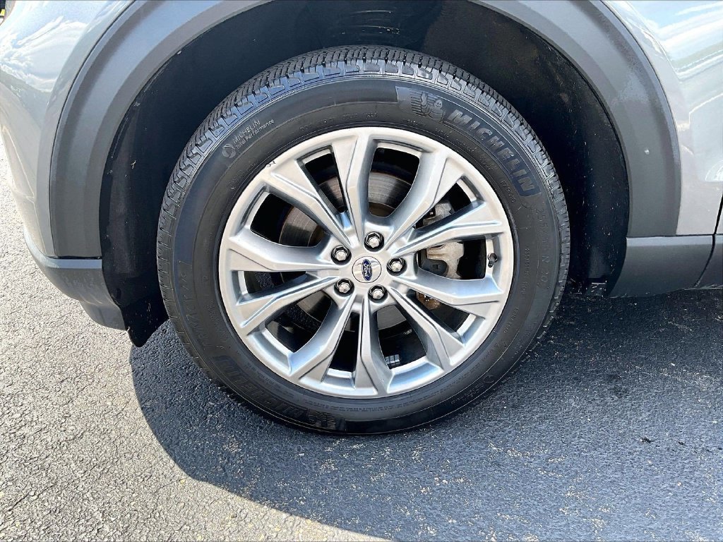 Used 2023 Ford Explorer XLT w/ Equipment Group 202A AWD/4WD image 7