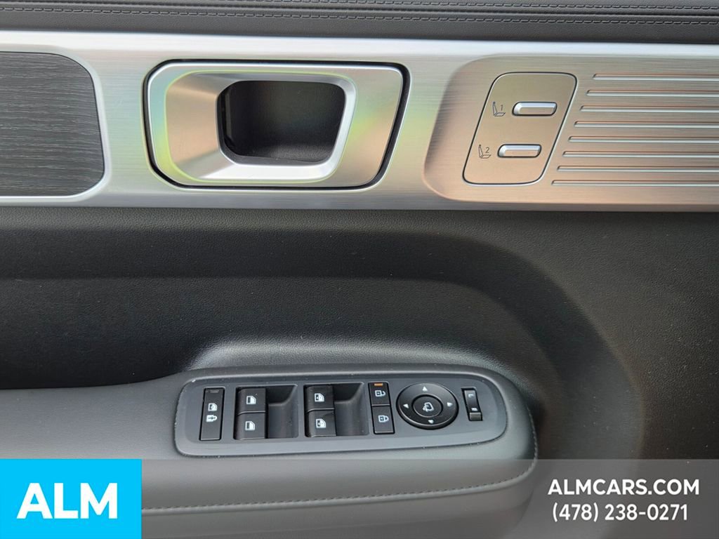 Used 2024 Hyundai Santa Fe Limited image 23