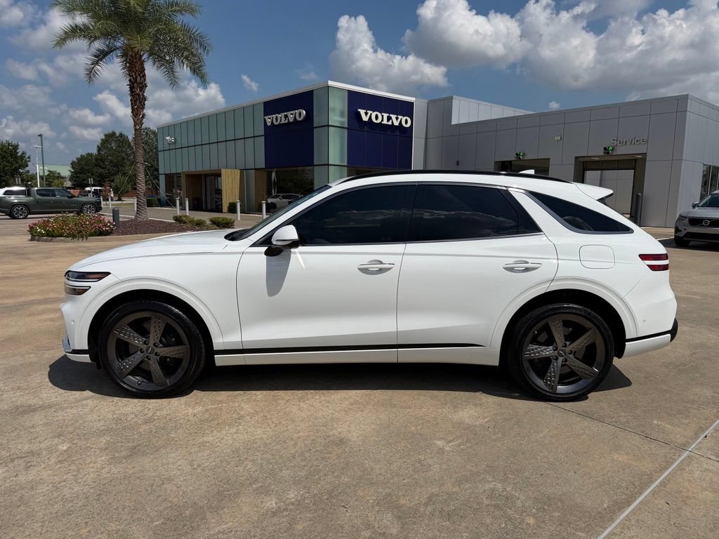 Used 2024 Genesis GV70 3.5T Sport w/ Sport Advanced Package AWD/4WD image 2