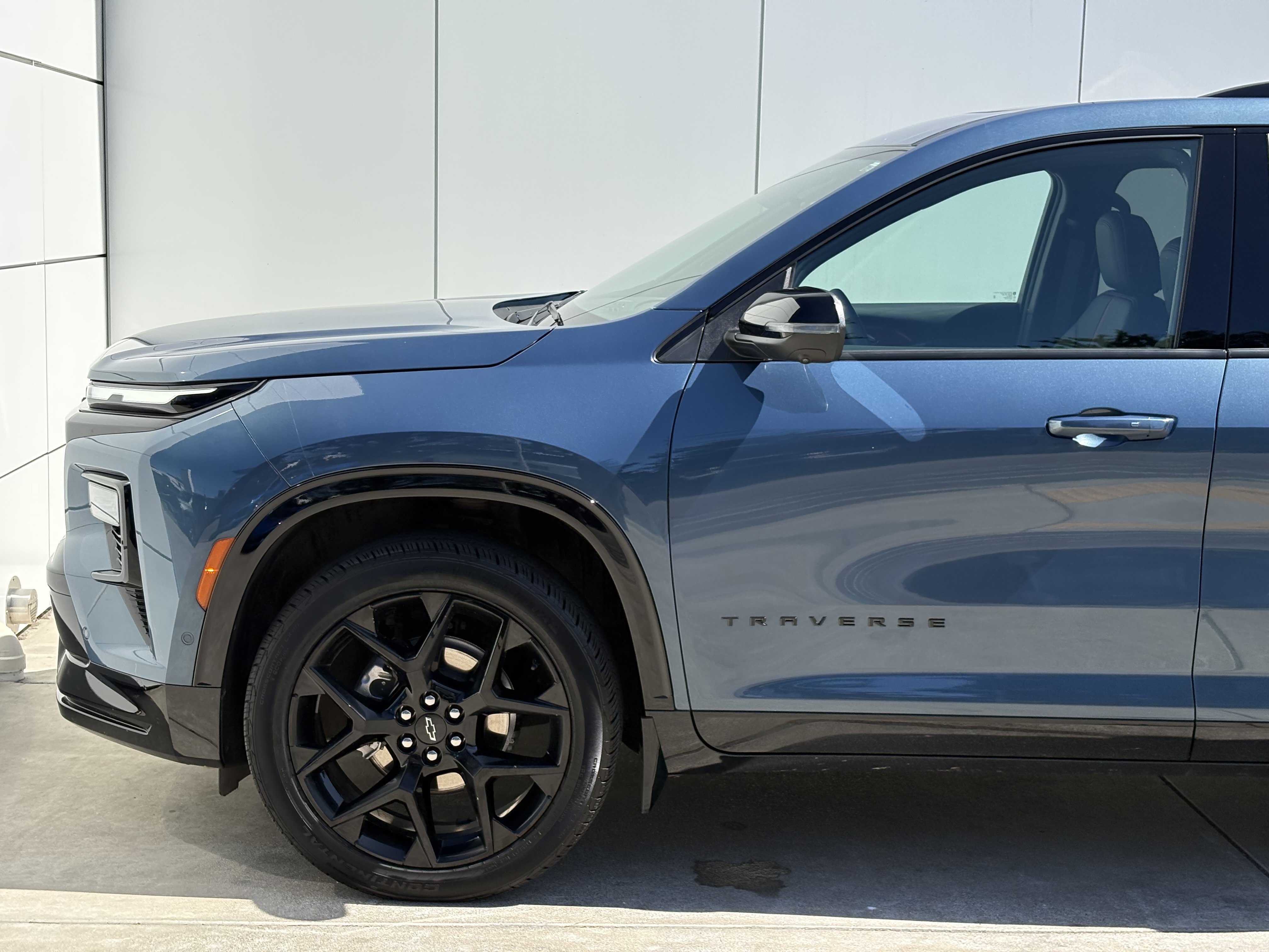 Used 2025 Chevrolet Traverse RS AWD/4WD image 5