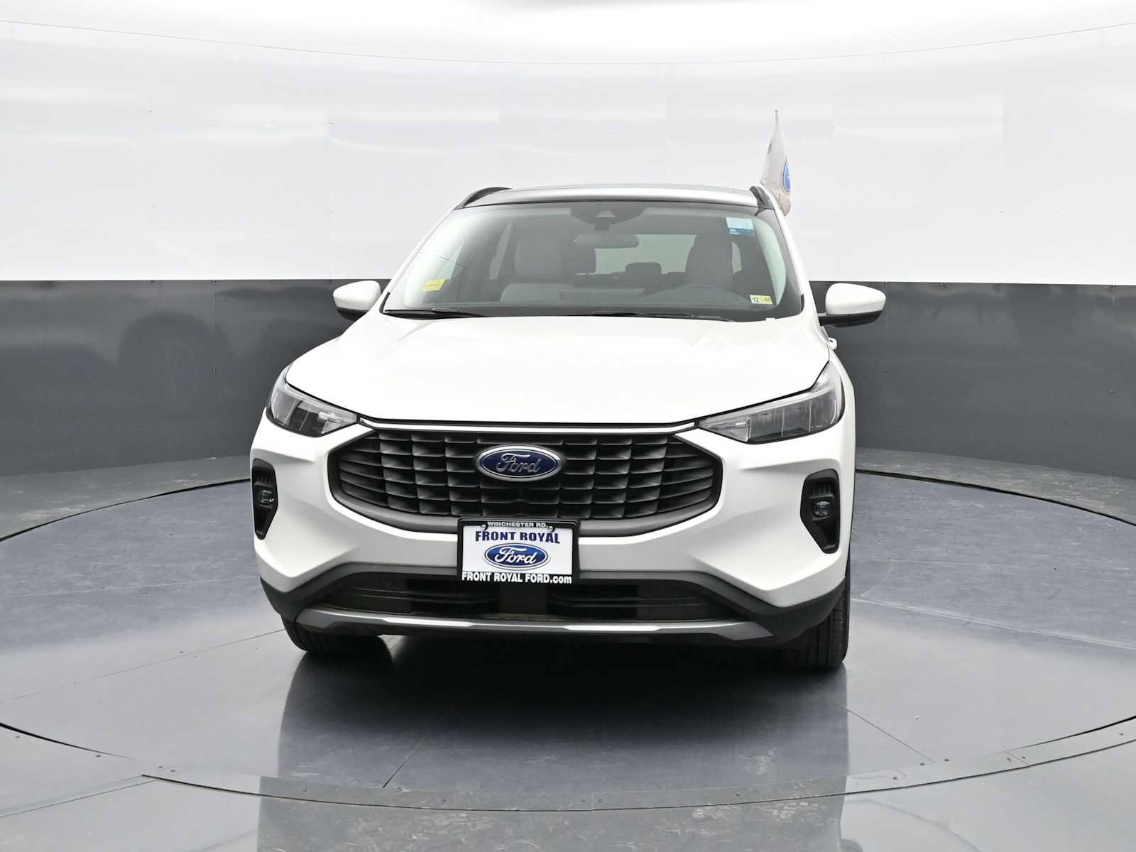 New 2025 Ford Escape SE FWD image 3