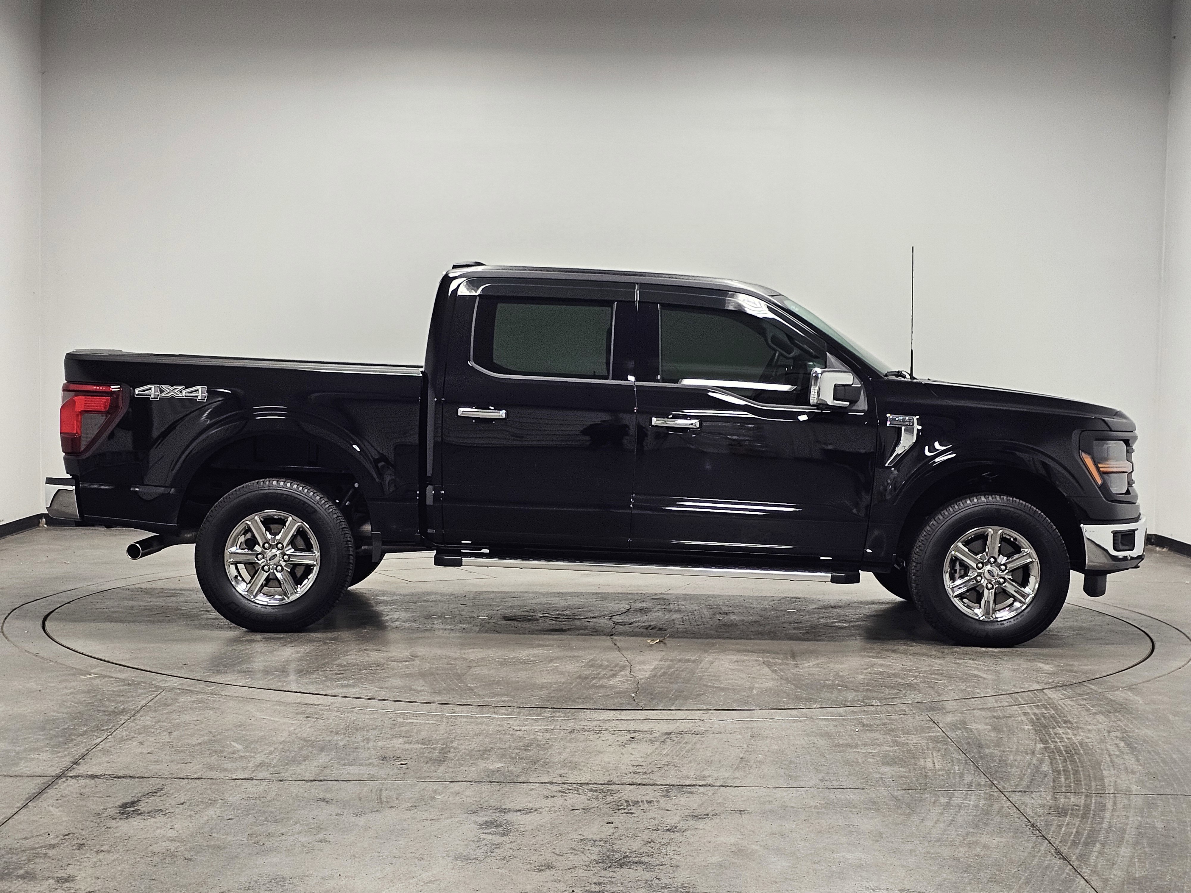 Used 2024 Ford F150 XLT w/ Equipment Group 302A MID image 9