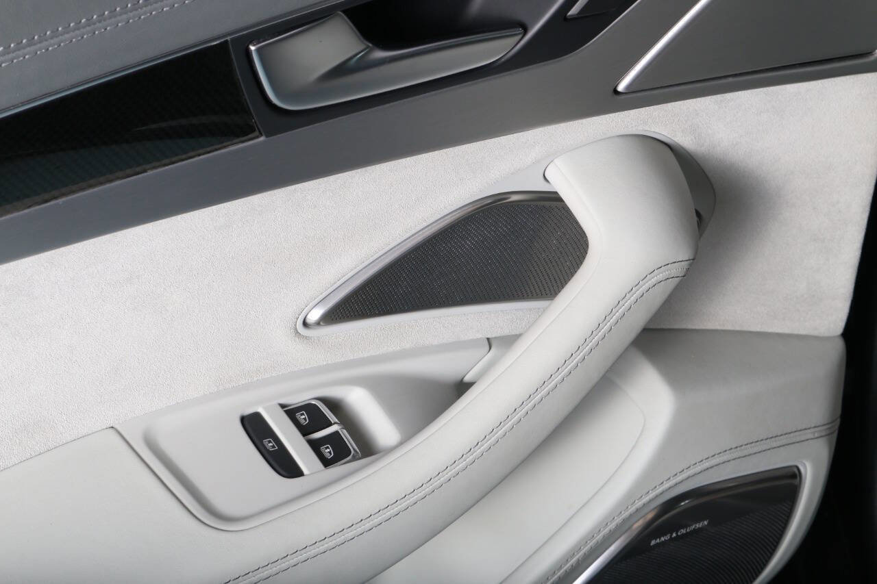 Used 2014 Audi S8 AWD/4WD image 74